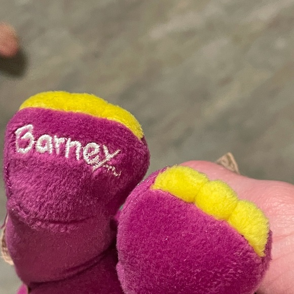 Barney plush/beanie w/ safari outfit Vintage 90’s - Picture 6 of 9